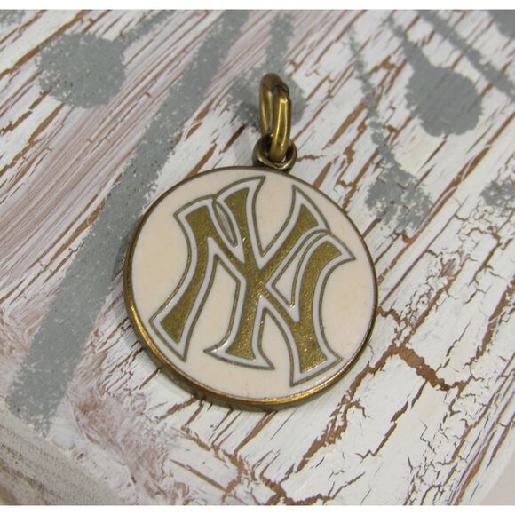 Alex and Ani charm: a New York Yankees (NY) logo charm, - Picture 1 of 3